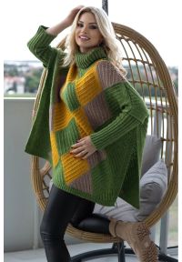 PeeKaBoo - Kolorowy sweter jak ponczo z golfem wzór w romby zielony. Typ kołnierza: golf. Kolor: zielony. Wzór: kolorowy. Styl: elegancki #1