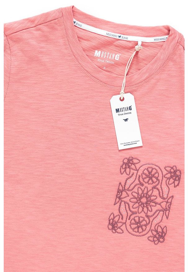 Mustang - MUSTANG T SHIRT DAMSKI Alina C Print Canyon Rose 1008942 8187. Wzór: nadruk