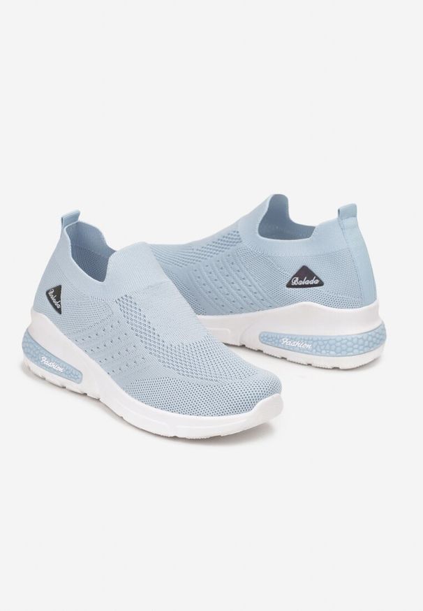 Renee - Jasnoniebieskie Buty Sportowe Amathane. Wysokość cholewki: przed kostkę. Zapięcie: bez zapięcia. Kolor: niebieski. Materiał: materiał. Szerokość cholewki: normalna. Wzór: aplikacja. Obcas: na koturnie