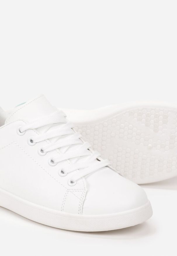 Renee - Biało-Zielone Sneakersy na Płaskiej Podeszwie z Ozdobną Wstawką i Sznurowaniem Neotine. Kolor: biały. Obcas: na płaskiej podeszwie
