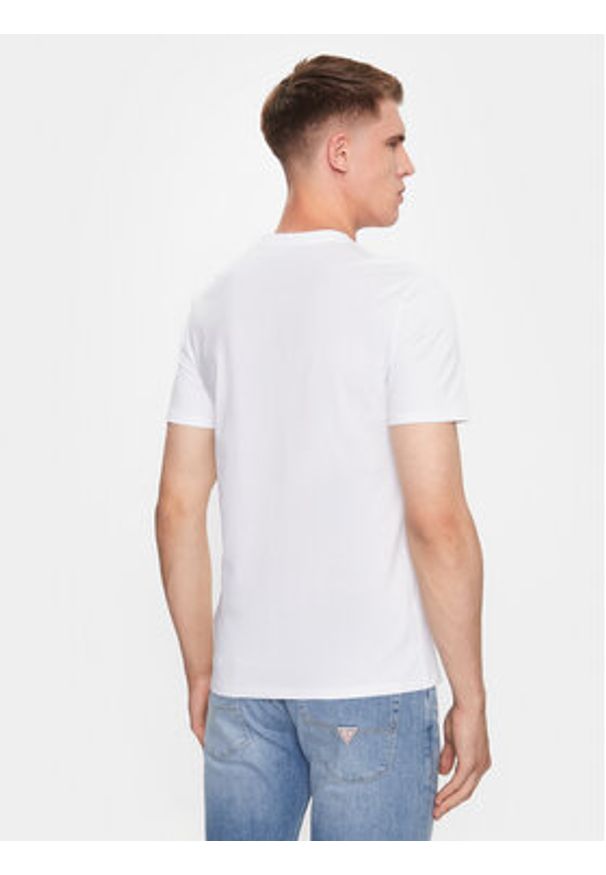 Guess T-Shirt M2YI37 I3Z14 Biały Slim Fit. Kolor: biały. Materiał: bawełna