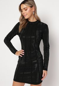 Born2be - Czarna Dopasowana Sukienka Mini w Cyrkonie Upina. Kolor: czarny. Długość: mini #5