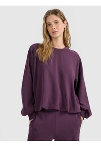 4f - 4F Bluza dresowa nierozpinana z modalem damska - fioletowa S. Okazja: na co dzień. Kolor: fioletowy. Materiał: dresówka. Styl: casual