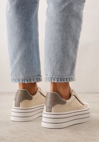 Renee - Beżowe Trampki o Klasycznym Fasonie na Platformie Opheme. Okazja: na spacer, na co dzień. Kolor: beżowy. Obcas: na platformie. Styl: klasyczny #5