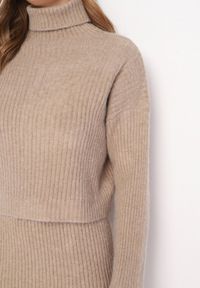 Born2be - Ciemnobeżowy Komplet Dzianinowy z Wełną i Bawełną Golf i Dopasowana Sukienka Reilaia. Kolor: beżowy. Materiał: dzianina, bawełna, wełna. Sport: golf #6