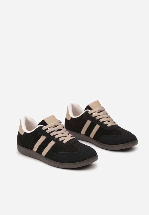 Born2be - Czarne Sneakersy z Imitacji Zamszu na Płaskiej Podeszwie Memeriana. Okazja: na spacer. Nosek buta: okrągły. Kolor: czarny. Materiał: zamsz. Wzór: motyw zwierzęcy. Sezon: lato, wiosna. Obcas: na płaskiej podeszwie. Sport: turystyka piesza