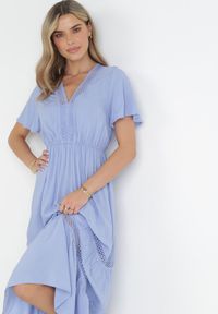 Born2be - Jasnoniebieska Sukienka Maxi z Gumką w Pasie i Koronkowymi Wstawkami Anandia. Kolor: niebieski. Materiał: koronka. Wzór: aplikacja. Długość: maxi #3