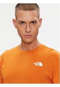 The North Face T-Shirt Redbox NF0A87NV Pomarańczowy Regular Fit. Kolor: pomarańczowy. Materiał: bawełna #3