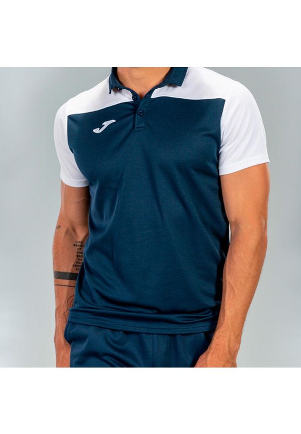 Koszulka polo do tenisa dla chlopców Joma Hobby II. Typ kołnierza: polo. Kolor: niebieski, wielokolorowy, biały. Sport: tenis