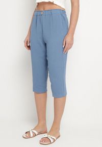 Born2be - Niebieskie Spodnie Capri z Bawełną i Wysokim Stanem Galirosa. Okazja: na co dzień, na spacer. Stan: podwyższony. Kolor: niebieski. Materiał: bawełna. Styl: elegancki, casual