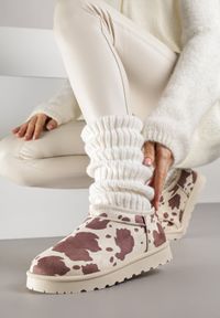 Renee - Brązowe w krowie łaty Niskie Śniegowce o Wsuwanym Fasonie Alodra. Okazja: na co dzień. Kolor: brązowy. Materiał: jeans, puch. Styl: casual, elegancki