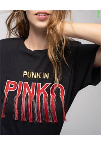 Pinko - PINKO - Czarny t-shirt z haftem i frędzlami. Kolor: czarny. Wzór: haft #2