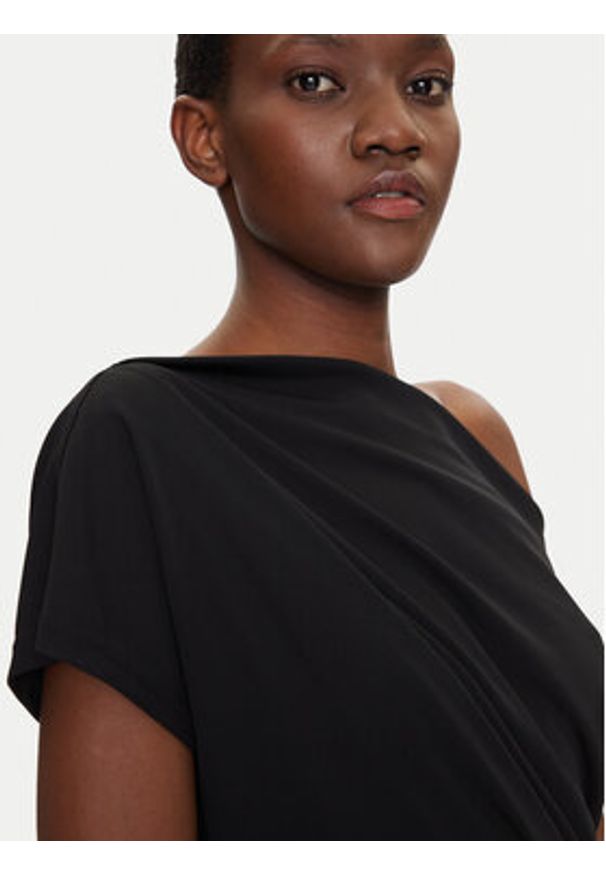 Rinascimento Sukienka koktajlowa CFC0123487003 Czarny Regular Fit. Kolor: czarny. Materiał: syntetyk. Styl: wizytowy