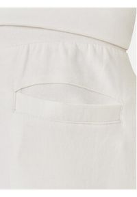 Guess Spodnie dresowe Z6RB03 K9YI1 Biały Regular Fit. Kolor: biały. Materiał: bawełna #2