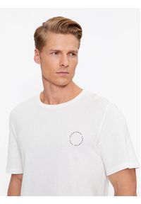 Jack & Jones - Jack&Jones T-Shirt 12235209 Biały Regular Fit. Kolor: biały. Materiał: bawełna