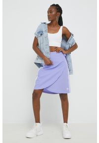 adidas Originals spódnica bawełniana kolor fioletowy mini prosta. Okazja: na co dzień. Kolor: fioletowy. Materiał: bawełna. Styl: casual #4