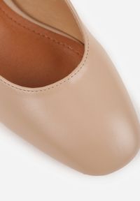 Born2be - Ciemnobeżowe Czółenka na Obcasie w Stylu Mary Jane ze Sprzączką Kareoma. Zapięcie: sprzączka. Kolor: beżowy. Obcas: na obcasie. Styl: elegancki, klasyczny, wizytowy. Wysokość obcasa: średni #8