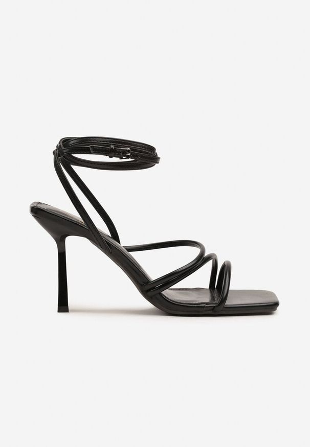 Renee - Czarne Sandały na Szpilce Ozdobione Kwadratowym Noskiem Atalina. Okazja: na co dzień, do pracy, na spotkanie biznesowe. Zapięcie: sprzączka. Kolor: czarny. Materiał: jeans. Wzór: aplikacja. Obcas: na szpilce. Styl: casual, biznesowy, elegancki. Wysokość obcasa: średni