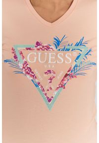 Guess - GUESS Brzoskwiniowy t-shirt damski z logo z liśćmi i cyrkoniami. Typ kołnierza: dekolt w serek. Kolor: pomarańczowy. Materiał: bawełna. Wzór: kwiaty #4