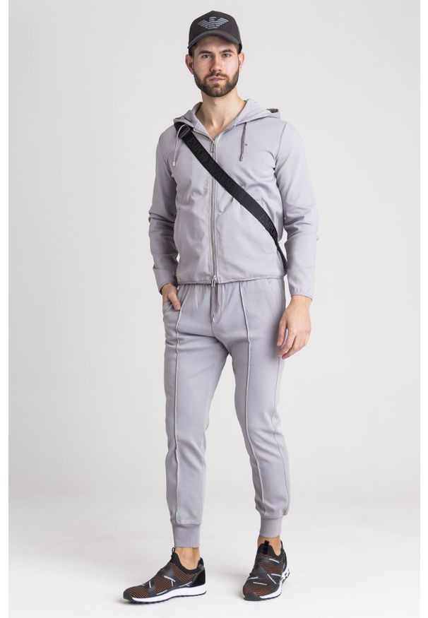 BLUZA DRESOWA Emporio Armani. Typ kołnierza: kołnierzyk stójkowy, kaptur. Materiał: dresówka. Styl: klasyczny