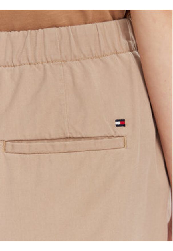 TOMMY HILFIGER - Tommy Hilfiger Szorty materiałowe WW0WW44762 Beżowy Regular Fit. Kolor: beżowy. Materiał: bawełna