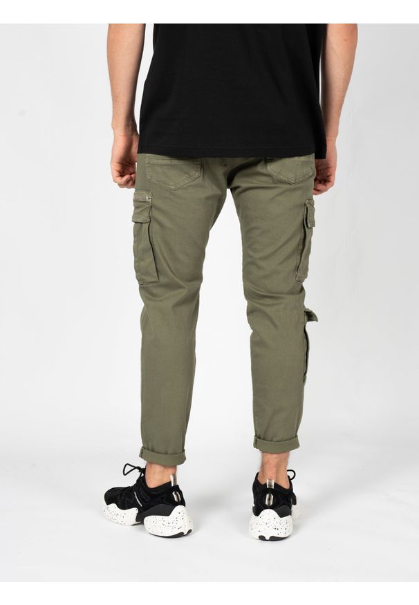 Xagon Spodnie "Cargo" | P24032CR4034 | Mężczyzna | Khaki. Okazja: na co dzień. Kolor: brązowy. Materiał: bawełna, elastan. Długość: długie. Styl: elegancki, casual