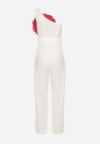 Born2be - Biały Asymetryczny Kombinezon z Prostymi Długimi Nogawkami Ozdobiony Kwiatem Yillea. Okazja: na co dzień. Kolor: biały. Długość: długie. Wzór: aplikacja, kwiaty. Styl: casual, elegancki #7