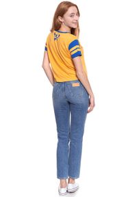 Wrangler - WRANGLER T SHIRT DAMSKI B&Y W CROP TEE AMBER YELLOW W721CF7UY 112130924. Wzór: nadruk