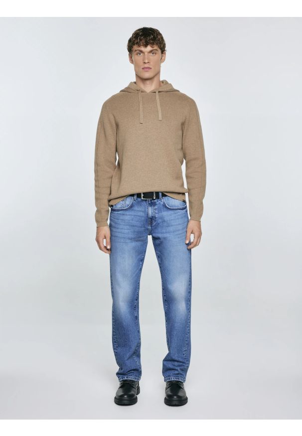 Big-Star - Sweter męski z kapturem beżowy Hoodsy 805. Typ kołnierza: kaptur. Kolor: beżowy. Materiał: jeans. Styl: klasyczny