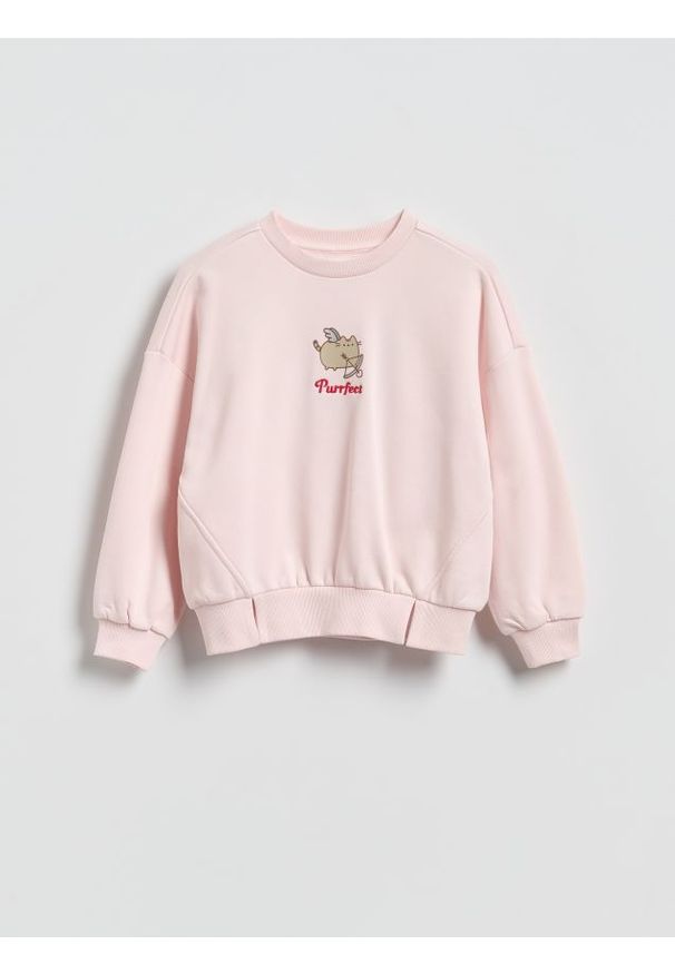 Reserved - Bluza z aplikacją Pusheen - pastelowy róż. Kolor: różowy. Materiał: dzianina, bawełna. Wzór: aplikacja