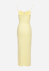 Born2be - Żółta Sukienka Dopasowana na Ramiączkach z Wycięciami pod Biustem i Metalowymi Detalami Galentia. Okazja: na co dzień. Kolor: żółty. Długość rękawa: na ramiączkach. Styl: casual, klasyczny #5