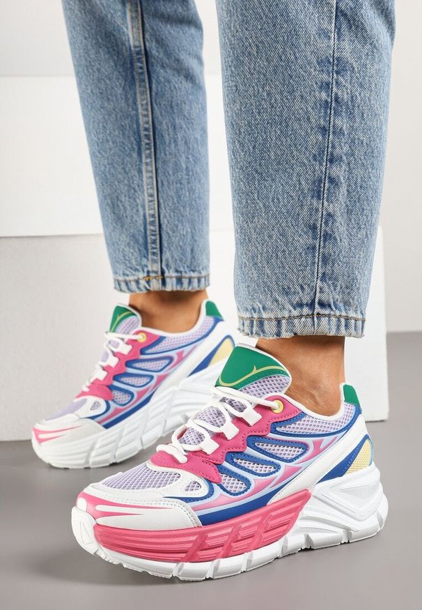 Renee - Fuksjowe Sneakersy Streetwearowe na Tłoczonej Platformie Tertewia. Kolor: różowy. Materiał: jeans. Obcas: na platformie
