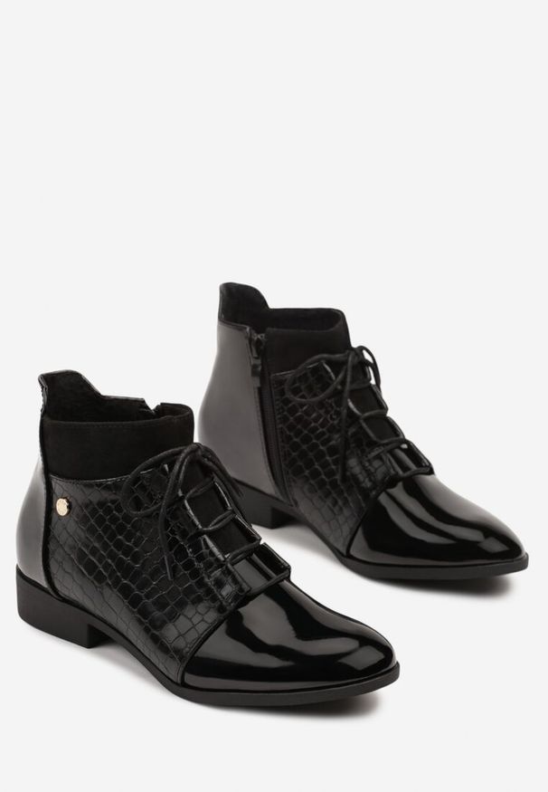 Renee - Czarne Eleganckie Botki Vices ze Sznurowaniem Vlerrie. Okazja: na co dzień. Kolor: czarny. Materiał: jeans. Obcas: na obcasie. Styl: elegancki. Wysokość obcasa: niski