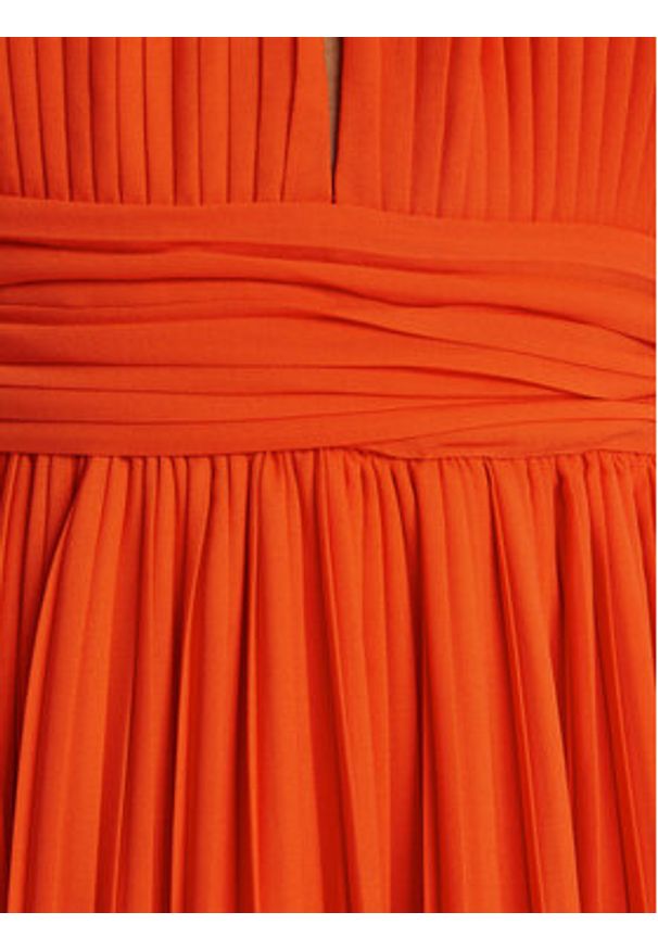 BARDOT - Bardot Sukienka wieczorowa Amala Pleated Halter 60031DB Czerwony Regular Fit. Typ kołnierza: dekolt halter. Kolor: czerwony. Materiał: syntetyk. Styl: wizytowy