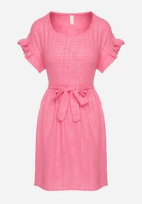 Born2be - Fuksjowa Sukienka Ozdobiona Falbankami i Paskiem Izulira. Typ kołnierza: kołnierz z falbankami. Kolor: różowy. Wzór: aplikacja. Styl: elegancki #3