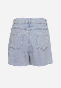 Born2be - Niebieskie Jeansowe Szorty Imitujące Spódniczkę Mini z Asymetryczną Zakładką Moonfia. Kolor: niebieski. Materiał: jeans. Sezon: lato, wiosna. Styl: klasyczny #4