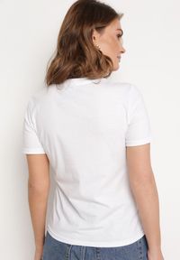 Born2be - Biały Gładki T-shirt z Krótkim Rękawem Elldora. Okazja: na co dzień. Kolor: biały. Materiał: jeans. Długość rękawa: krótki rękaw. Długość: krótkie. Wzór: gładki. Styl: klasyczny, casual, elegancki #4