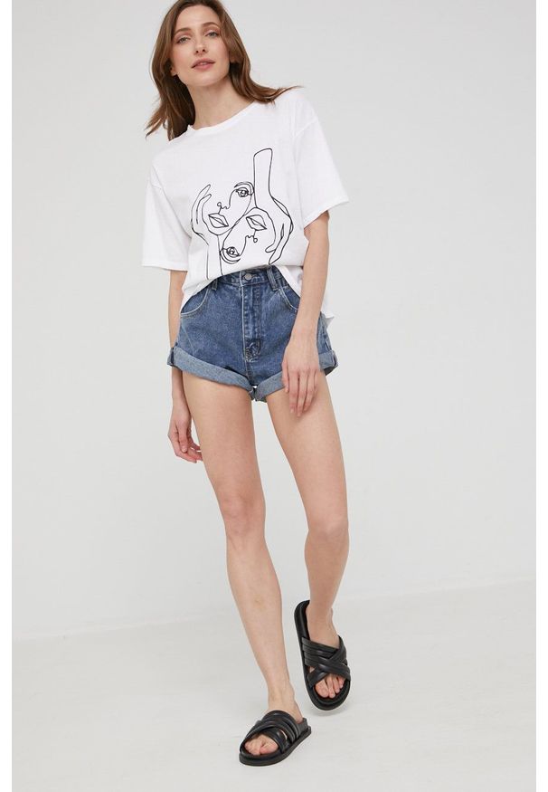 Answear Lab szorty jeansowe damskie kolor granatowy gładkie high waist. Stan: podwyższony. Kolor: niebieski. Materiał: jeans. Wzór: gładki. Styl: wakacyjny