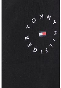 TOMMY HILFIGER - Tommy Hilfiger Spodnie męskie kolor czarny z nadrukiem. Kolor: czarny. Materiał: bawełna, dzianina. Wzór: nadruk