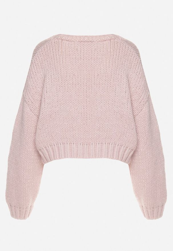 Born2be - Różowy Niezapinany Kardigan o Krótkim Kroju z Aplikacjami w Kształcie Truskawek Lorinelle. Okazja: na co dzień. Kolor: różowy. Materiał: jeans. Długość rękawa: długi rękaw. Długość: krótkie. Wzór: aplikacja. Sezon: lato. Styl: casual