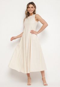 Born2be - Jasnobeżowa Rozkloszowana Sukienka z Bawełną i Wiskozą Ozdobiona Rozcięciem na Nogę Devirael. Okazja: na spacer, na co dzień, na imprezę. Kolor: beżowy. Materiał: wiskoza, bawełna. Wzór: aplikacja. Styl: casual #2