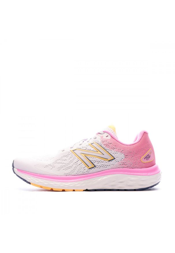 Buty do chodzenia damskie New Balance Fresh Foam 680V7. Zapięcie: sznurówki. Kolor: biały. Materiał: tkanina, guma, syntetyk, materiał. Szerokość cholewki: normalna. Sport: turystyka piesza