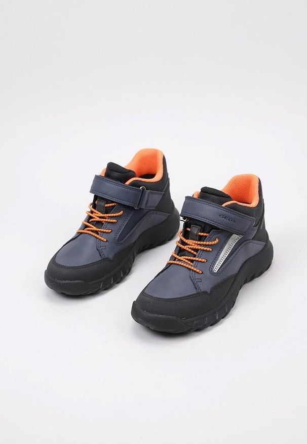Buty juniorskie Geox Simbyos Abx. Kolor: pomarańczowy, niebieski, wielokolorowy. Sport: turystyka piesza