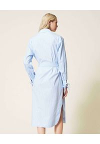 TwinSet - TWINSET - Koszulowa sukienka w paski. Kolor: niebieski. Długość rękawa: długi rękaw. Wzór: paski. Typ sukienki: koszulowe #5