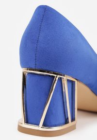 Renee - Niebieskie Czółenka Vices na Słupku z Metalicznym Detalem i Wkładką ze Skóry Arvisin. Okazja: na imprezę, na co dzień. Kolor: niebieski. Materiał: skóra. Wzór: aplikacja. Obcas: na słupku. Styl: casual, klasyczny, elegancki #6