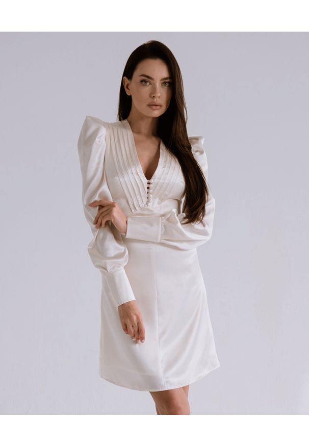DOLLINA - Mini sukienka z bufiastymi rękawami Corrida. Kolor: biały. Materiał: wiskoza. Długość: mini