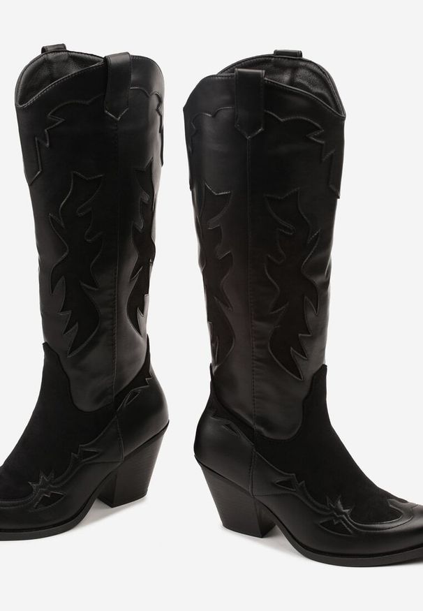 Renee - Czarne Kozaki Typu Kowbojki na Stożku z Tłoczonym Wzorem Asenelle. Okazja: na co dzień. Kolor: czarny. Materiał: jeans, skóra. Sezon: jesień. Obcas: na stożku. Styl: klasyczny, elegancki, casual, boho. Wysokość obcasa: średni