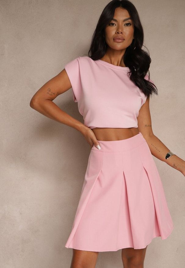 Renee - Ciemnoróżowa Plisowana Spódnica High Waist o Rozkloszowanym Kroju Redilsa. Stan: podwyższony. Kolor: różowy. Styl: elegancki