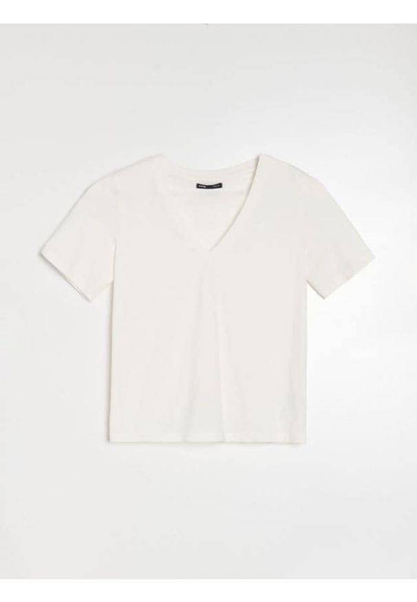 Sinsay - Bawełniana koszulka z dekoltem V - kremowy. Kolor: kremowy. Materiał: bawełna