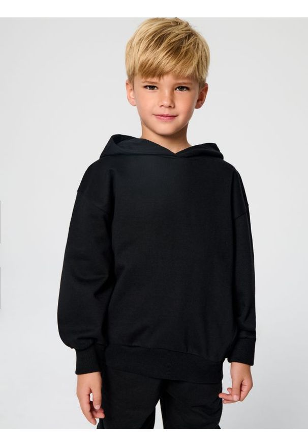 Sinsay - Bluza hoodie basic - czarny. Kolor: czarny
